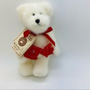 NWT Boyd’s Bear Love in felt letters and red bow. 8”. Collectible Vintage.